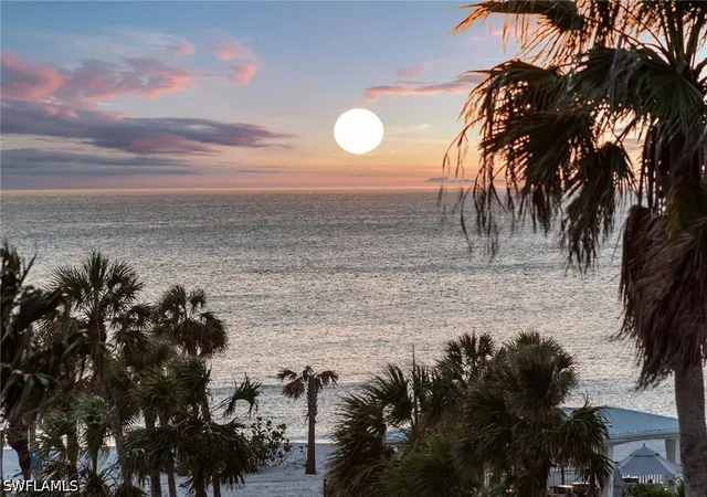 2nd image of 4031 Gulf Shore Blvd N, Naples, FL 34103