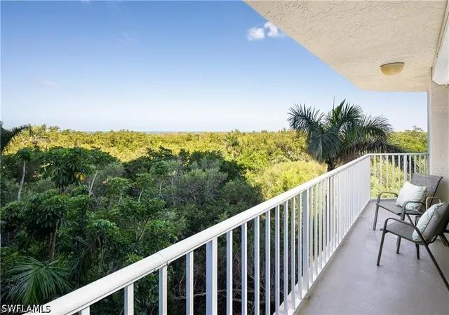 2nd image of 5550 Heron Point Dr #305, Naples, FL 34108 | MLS# 226013829
