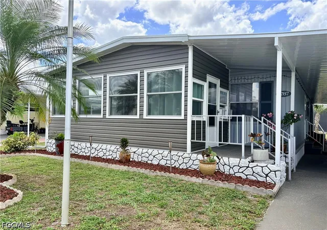 Homes for sale in North Fort Myers, FL | 2787 Breezewood Dr, North Fort Myers, FL 33917 | MLS# 2026015513