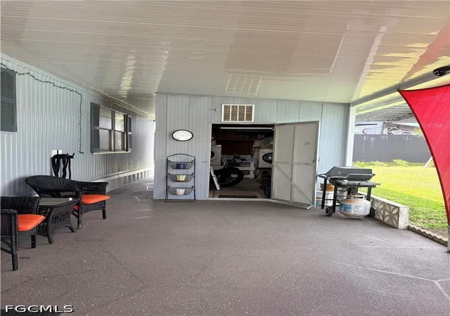 Homes for sale in North Fort Myers, FL | 2787 Breezewood Dr, North Fort Myers, FL 33917 | MLS# 2026015513