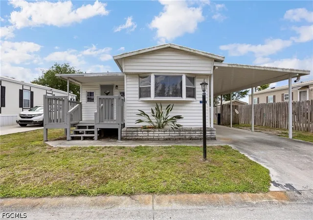 Homes for sale in Fort Myers, FL | 11111 Ballweg Ln, Fort Myers, FL 33908 | MLS# 2026015532