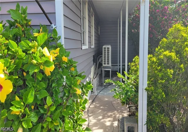 Photo 2 of Manufactured home for sale at 91 Sun Cir, Fort Myers, FL 33905 | MLS# 2026015556 | Listing updated on 2026-06-27