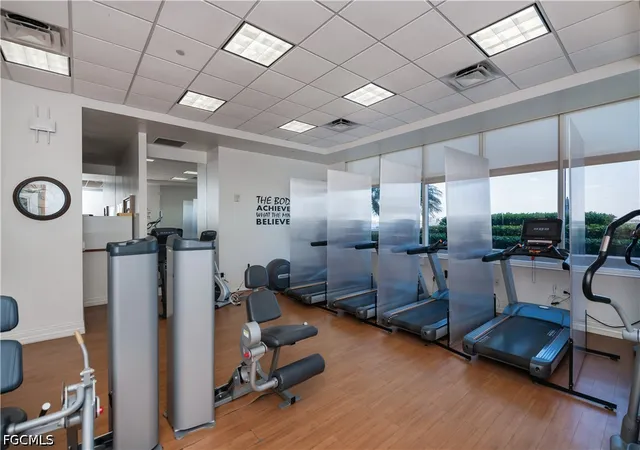 5th image of 2104 W First St, Fort Myers, FL 33901