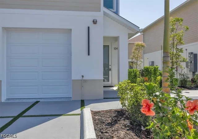 Photo 4 of Townhouse for sale at 3527 Country Clb Blvd, Cape Coral, FL 33904 | MLS# 2026015650 | Listing updated on 2026-05-23