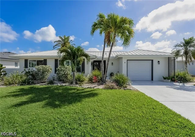 Photo 3 of Single family home for sale at 9 Fairview Blvd, Fort Myers Beach, FL 33931 | MLS# 2026015718 | Listing updated on 2026-10-02