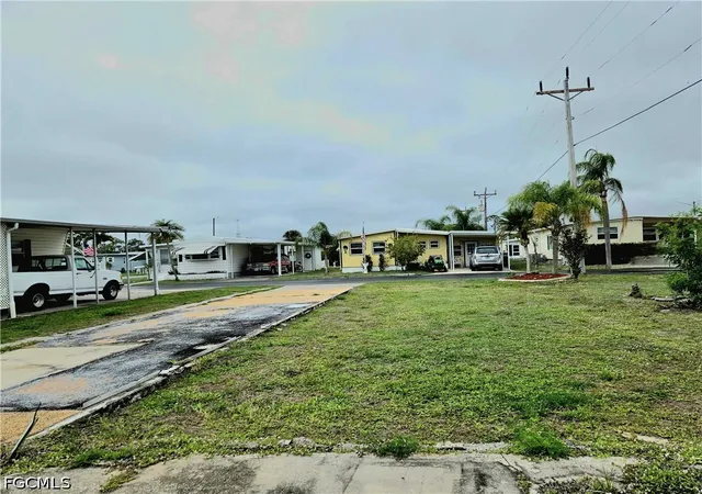 3rd image of 593 Daisy Dr, North Fort Myers, FL 33917 | MLS# 2026015720