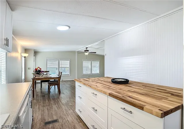 Photo 4 of Manufactured home for sale at 9 Moorhead Manor #9, Naples, FL 34112 | MLS# 226014270 | Listing updated on 2026-05-02