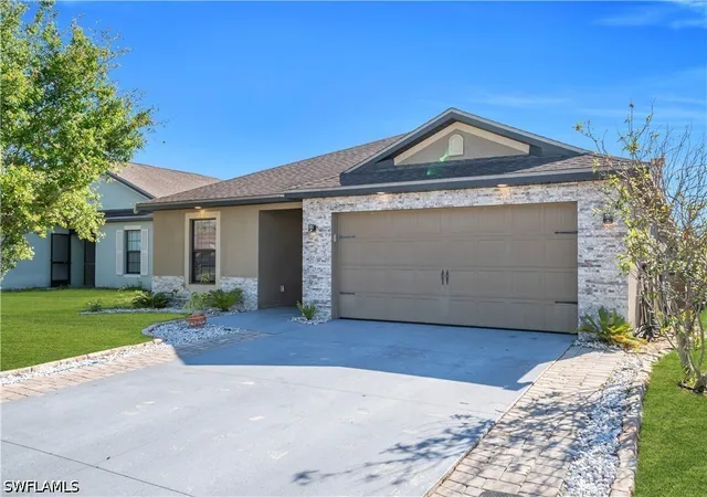 Photo 4 of Single family home for sale at 175 Shadowview Ct, Lehigh Acres, FL 33974 | MLS# 226014261 | Listing updated on 2026-08-01