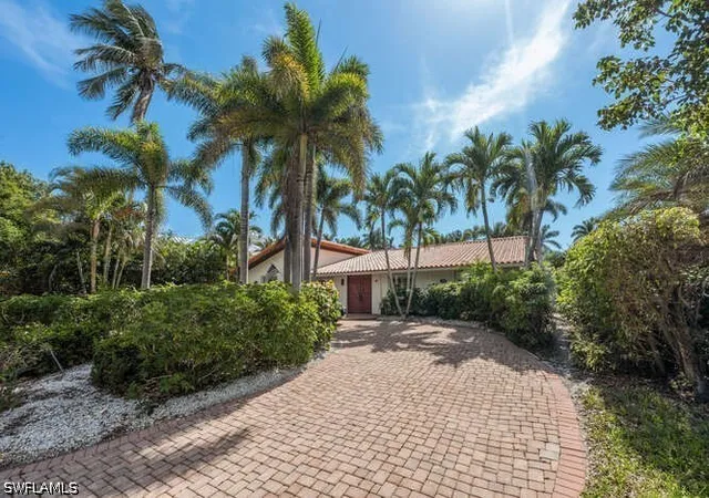 2nd image of 778 Broad Ct S, Naples, FL 34102 | MLS# 226014309
