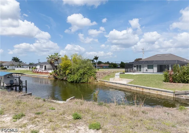 14th image of 2581 Sw 28th Ter, Cape Coral, FL 33914 | MLS# 2026015936