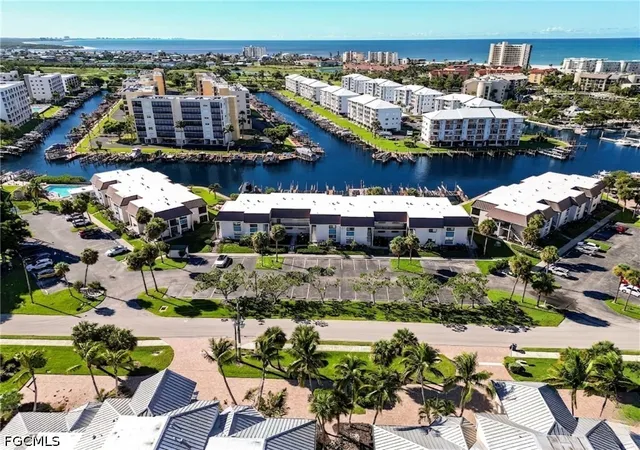 Listing Photo 2 - Condo for sale in building located at 200 Lenell Rd, Fort Myers Beach, FL 33931 - Unit #115