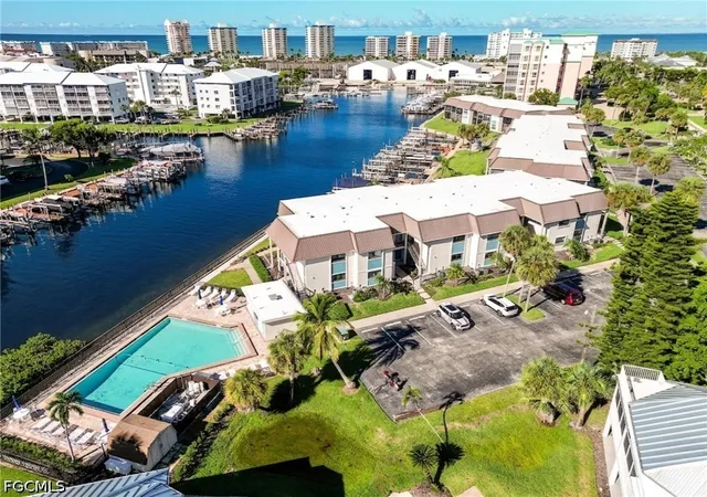 Listing Photo 3 - Condo for sale in building located at 200 Lenell Rd, Fort Myers Beach, FL 33931 - Unit #115