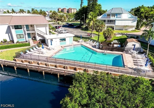 Listing Photo 4 - Condo for sale in building located at 200 Lenell Rd, Fort Myers Beach, FL 33931 - Unit #115