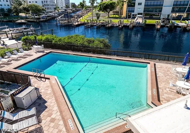 Listing Photo 5 - Condo for sale in building located at 200 Lenell Rd, Fort Myers Beach, FL 33931 - Unit #115