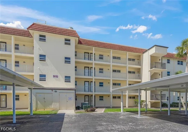 Homes for sale in Sarasota, FL | 915 Beach Rd #215, Sarasota, FL 34242 | MLS# 2026015975