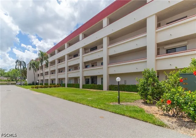 3rd image of 1781 Pebble Beach Dr #410, Fort Myers, FL 33907 | MLS# 2026015981