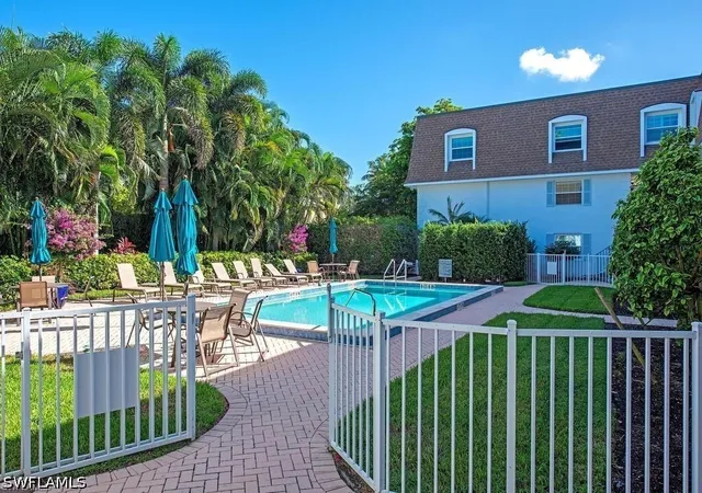 2nd image of 1222 Gordon Dr, Naples, FL 34102