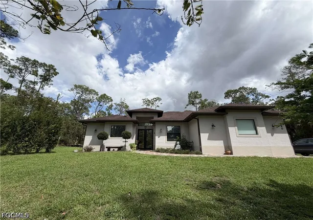 Photo 2 of Single family home for sale at 190 2nd Street Se, Naples, FL 34117 | MLS# 2026016220 | Listing updated on 2026-04-20