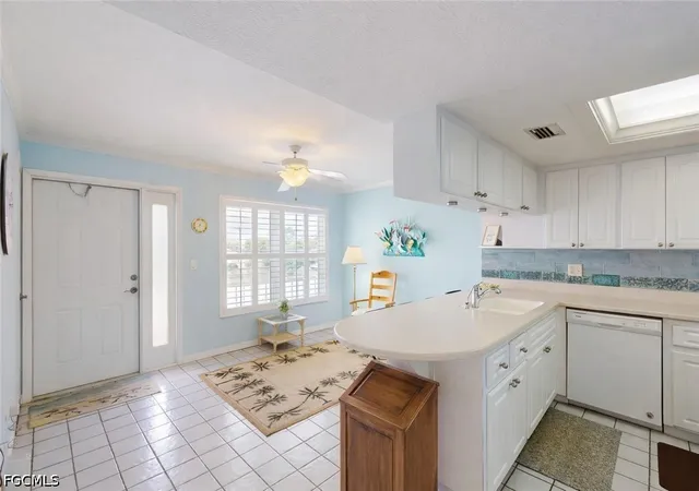 Photo 3 of Condo for sale at 4229 SE 19th Place #2E, Cape Coral, FL 33904 | MLS# 2026016410 | Listing updated on 2026-04-08