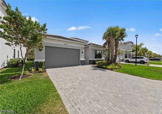 Photo 3 of Sale Pending at 20326 Fair Oak Ln, Estero, FL 33928 | MLS# 2026016427 | Listing updated on 2026-06-16