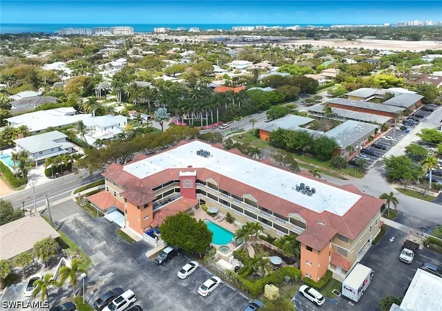 2nd image of 850 6Th Ave N, Naples, FL 34102