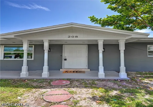 Photo 3 of Single family home for sale at 208 Norwich Ave, Lehigh Acres, FL 33936 | MLS# 2026016481 | Listing updated on 2026-08-01