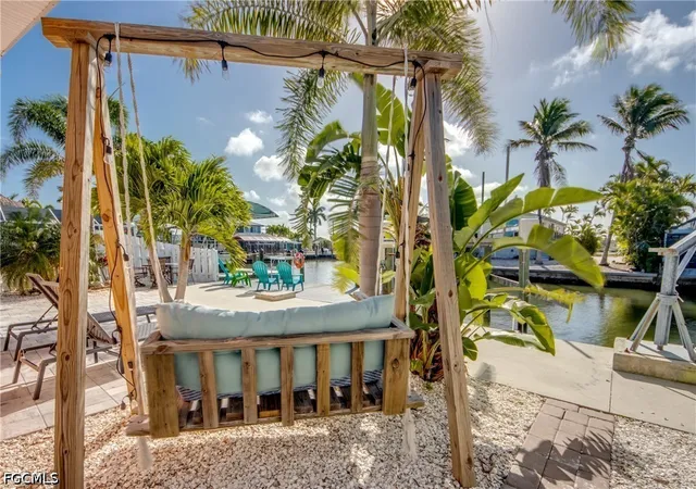 4th image of 2589 Bayshore Dr, Matlacha, FL 33993 | MLS# 2026016796