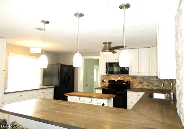 Photo 4 of Single family home for sale at 4436 Poinsettia St, Fort Myers, FL 33905 | MLS# 2026016861 | Listing updated on 2026-10-03