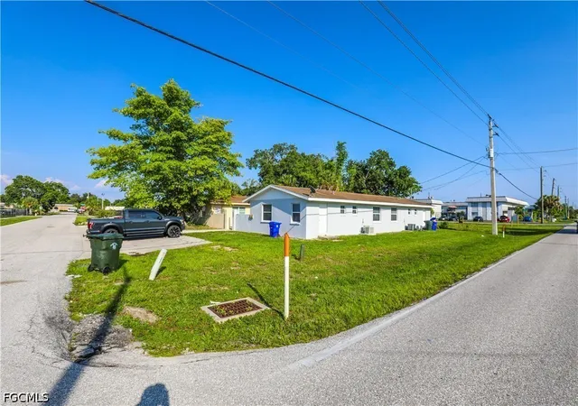 Homes for sale in Fort Myers, FL | 2406 Linhart Ave, Fort Myers, FL 33901 | MLS# 2026016892