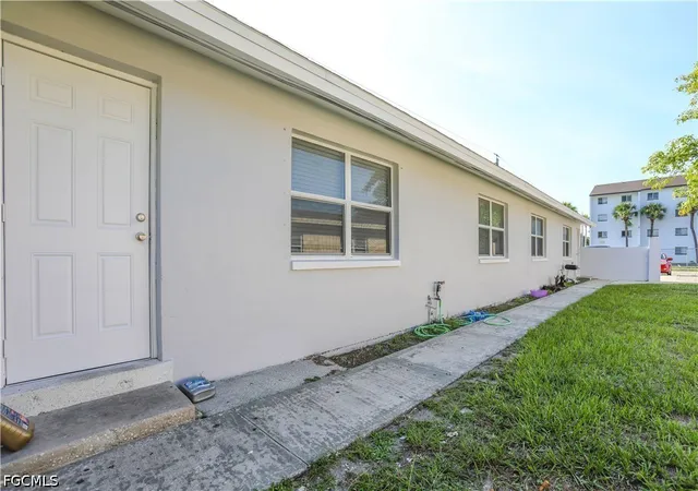 Homes for sale in Fort Myers, FL | 2406 Linhart Ave, Fort Myers, FL 33901 | MLS# 2026016892