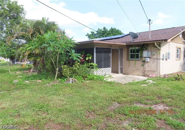 Photo 2 of Sale Pending at 521 Se 35th Street, Cape Coral, FL 33904 | MLS# 2026017112 | Listing updated on 2026-07-29