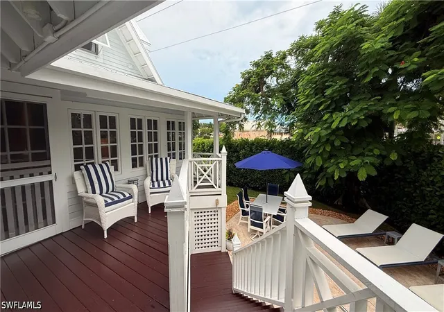 Photo 1 of Single family home for sale at 660 8th Avenue S, Naples, FL 34102 | MLS# 226014758 | Listing updated on 2026-10-04