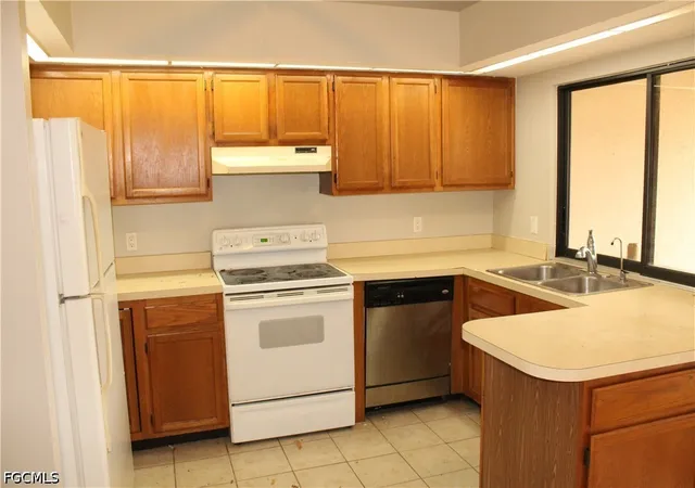 Photo 3 of House for sale at 632 SE 13th Court #630-632, Cape Coral, FL 33990 | MLS# 2026017168 | Listing updated on 2026-04-13