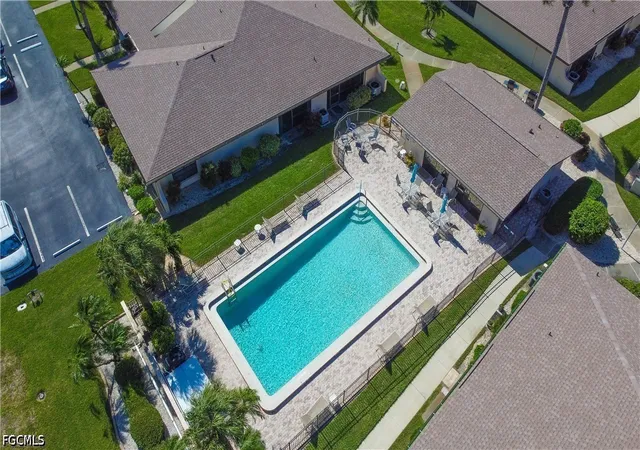 2nd image of 3906 Se 11Th Pl, Cape Coral, FL 33904