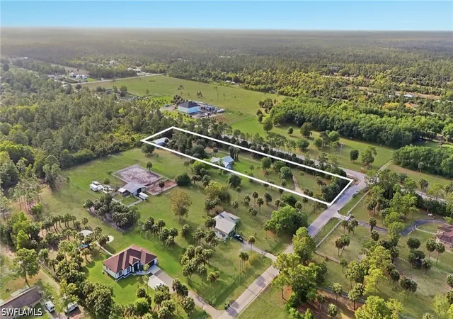 Photo 2 of Single family home for sale at 940 10th Street Se, Naples, FL 34117 | MLS# 226013515 | Listing updated on 2026-06-24