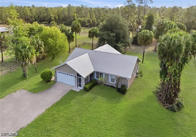 Photo 3 of Single family home for sale at 940 10th Street Se, Naples, FL 34117 | MLS# 226013515 | Listing updated on 2026-06-24