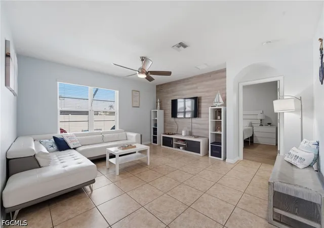 5th image of 2521 Sw 11Th Pl, Cape Coral, FL 33914 | MLS# 2026017401