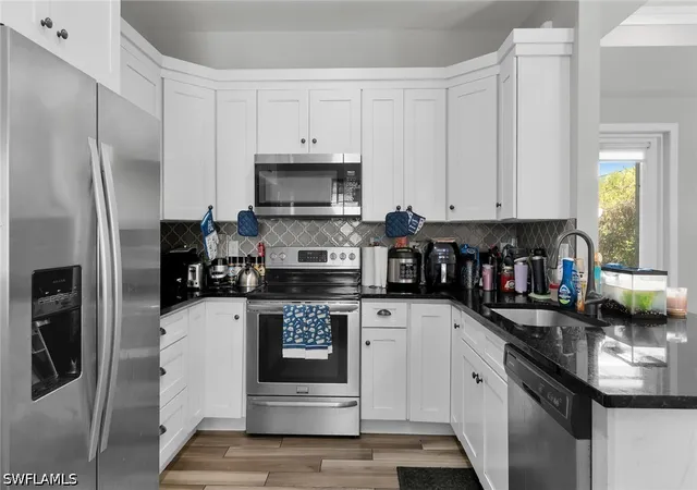 Photo 4 of Single family home for sale at 1386 Rosemary Ln, Naples, FL 34103 | MLS# 226015621 | Listing updated on 2026-08-28