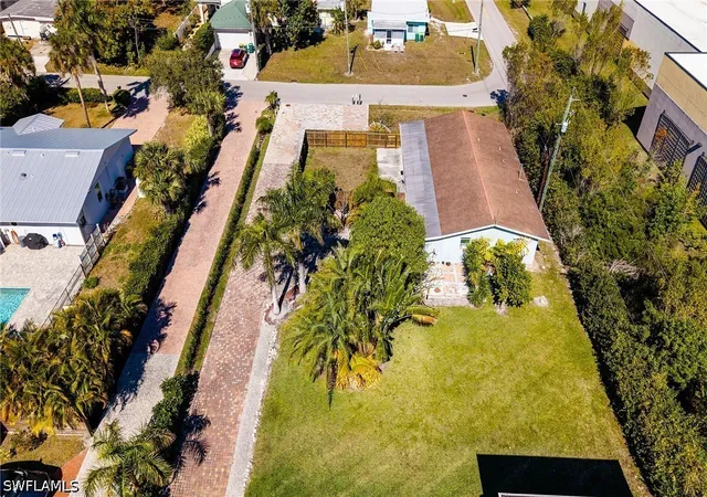 2nd image of 1400 Rosemary Ln, Naples, FL 34103 | MLS# 226015655