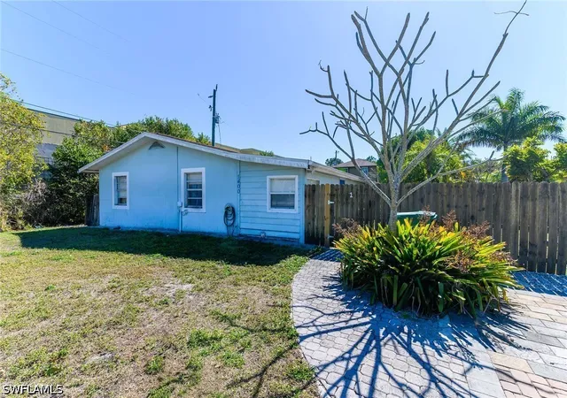 4th image of 1400 Rosemary Ln, Naples, FL 34103 | MLS# 226015655