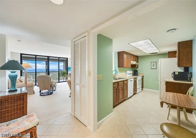 Listing Photo 5 - Condo for sale in building located at 17 Bluebill Ave, Naples, FL 34108 - Unit #803