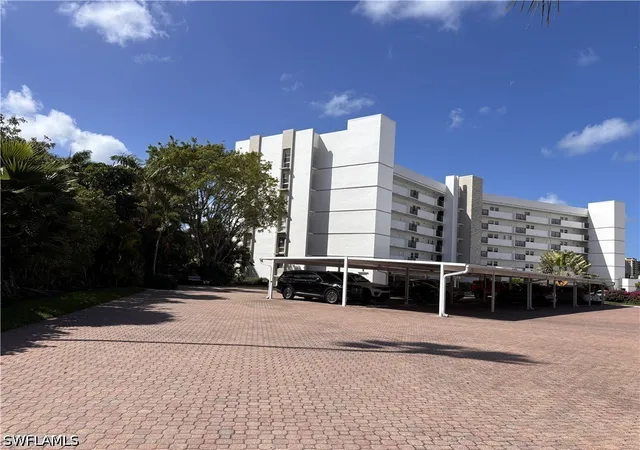 21st image of 300 Park Shore Dr #1B, Naples, FL 34103 | MLS# 226014855