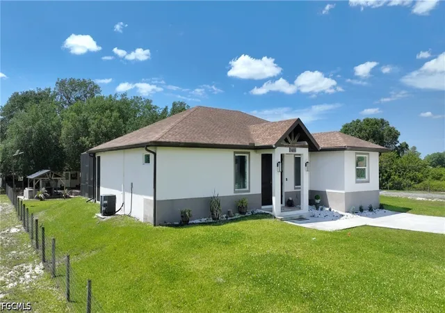 3rd image of 7655 17Th Pl, Labelle, FL 33935 | MLS# 2026017529