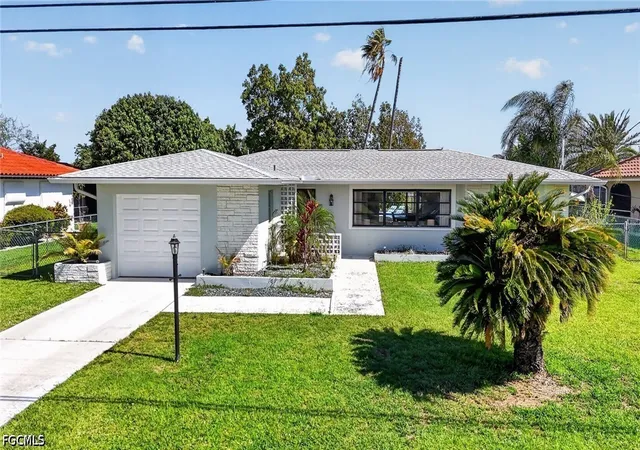 3rd image of 1211 Se 21St St, Cape Coral, FL 33990 | MLS# 2026017542