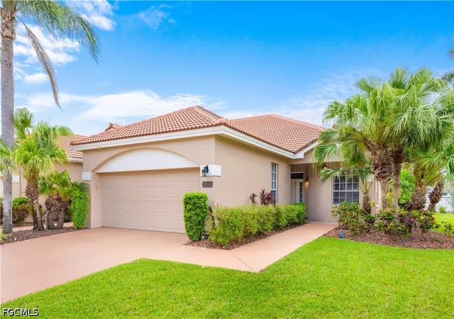 Photo 3 of Townhouse for sale at 5472 Peppertree Dr, Fort Myers, FL 33908 | MLS# 2026017586 | Listing updated on 2026-10-01
