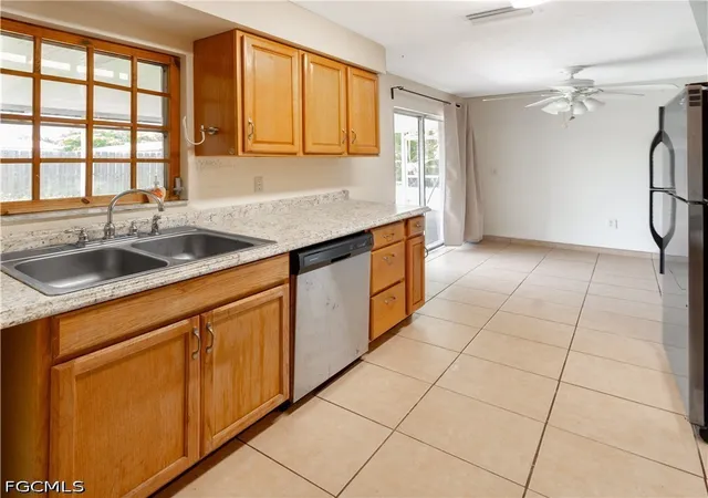5th image of 4848 Ipswitch Ct, Fort Myers, FL 33907 | MLS# 2026017597