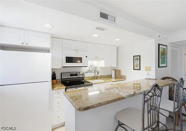5th image of 480 5Th St S #202, Naples, FL 34102 | MLS# 2026017700
