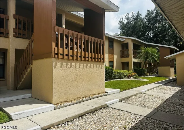 4th image of 15320 Moonraker Ct #209, North Fort Myers, FL 33917 | MLS# 2026017882