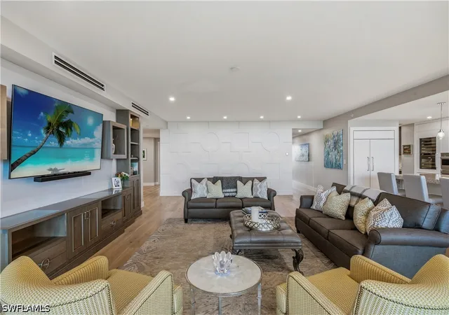 Listing Photo 5 - Condo for sale in building located at 13925 Old Coast Rd, Naples, FL 34110 - Unit #905