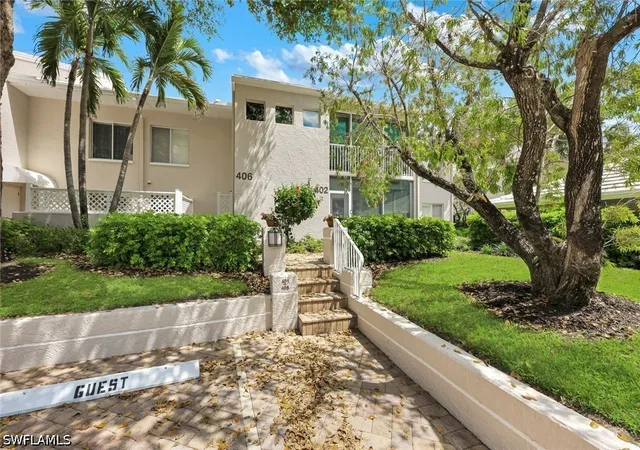Listing Photo 4 - Condo for sale in building located at 5817 Glencove Dr, Naples, FL 34108 - Unit #402